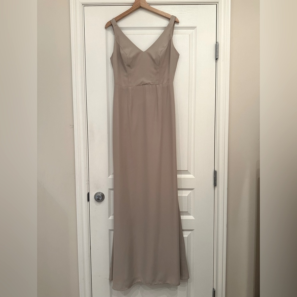 Vera Wang White beige formal dress prom grad bridesmaid Size 10